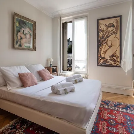 Triade - Welkeys Apartmán Versailles