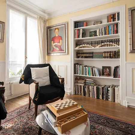 Triade - Welkeys Apartmán