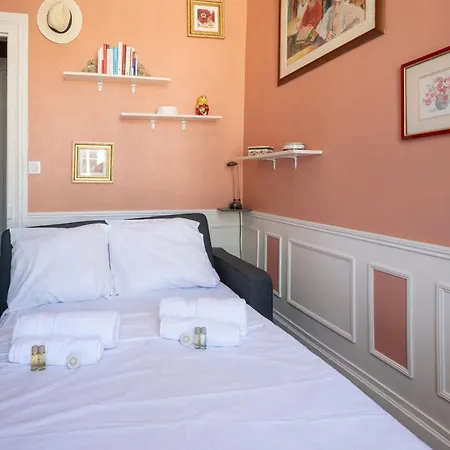 Triade - Welkeys Apartmán Versailles