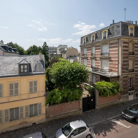 Triade - Welkeys Apartmán Versailles